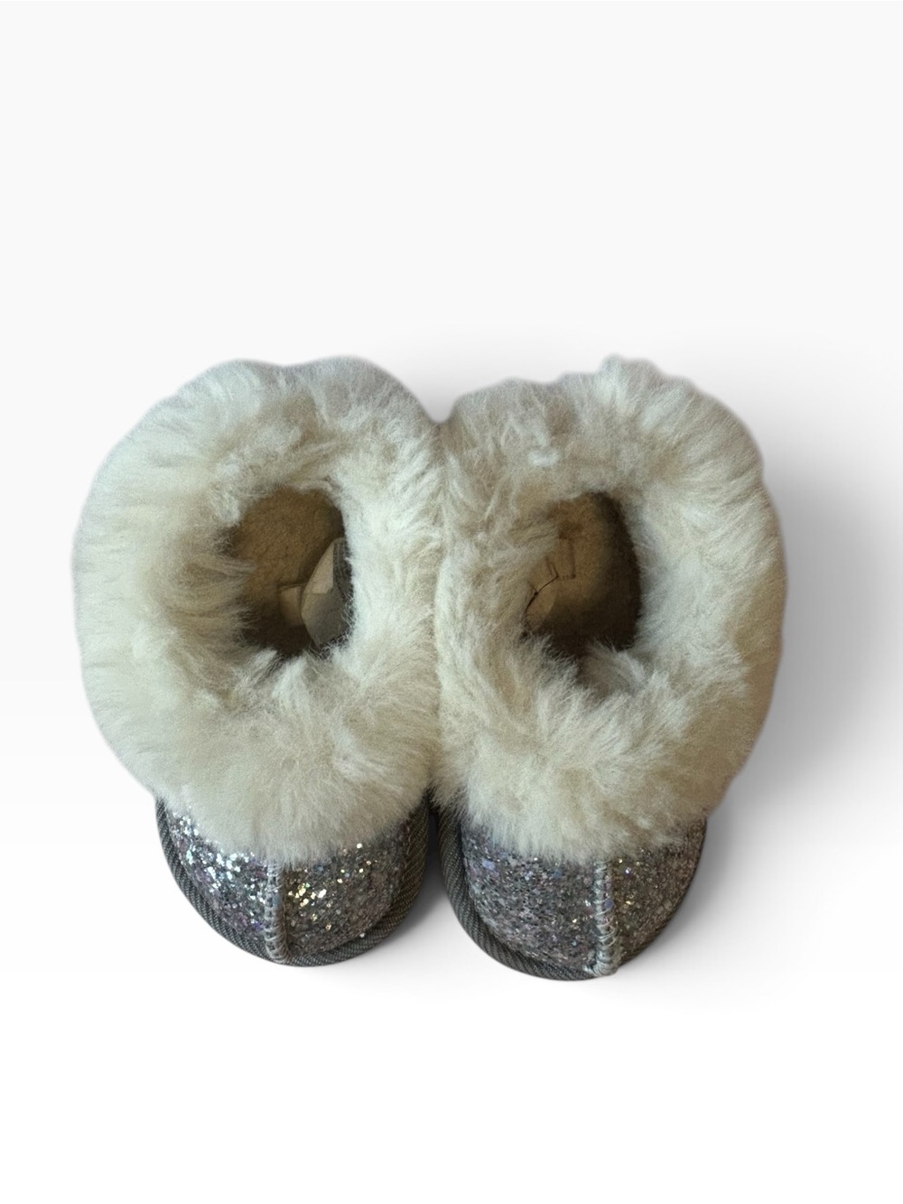 Cat & Jack Toddler Girls Silver Glitter Faux Fur Slippers Size 5 - Picture 2 of 4